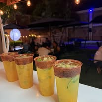 Micheladas y bebidas de D' Luxe