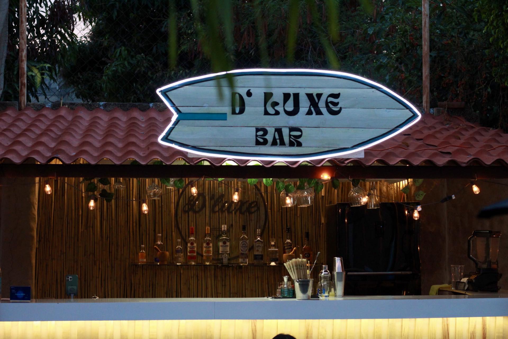 Barra D' Luxe de noche